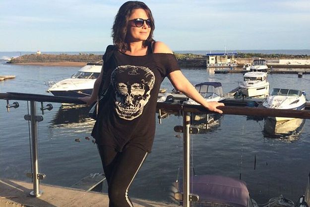 Наташа Королева удивила фанатов черепом на груди