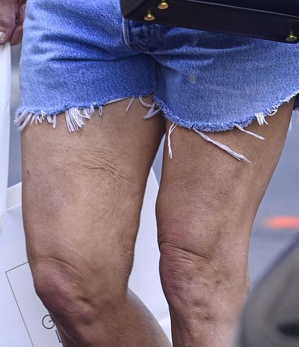 Ноги Деми Мур