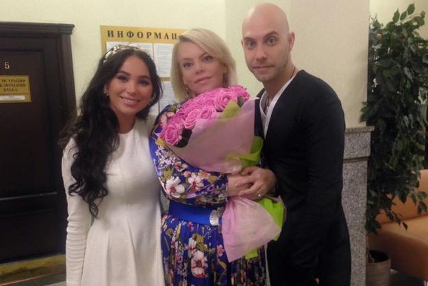 Яна Поплавская сообщила о женитьбе старшего сына