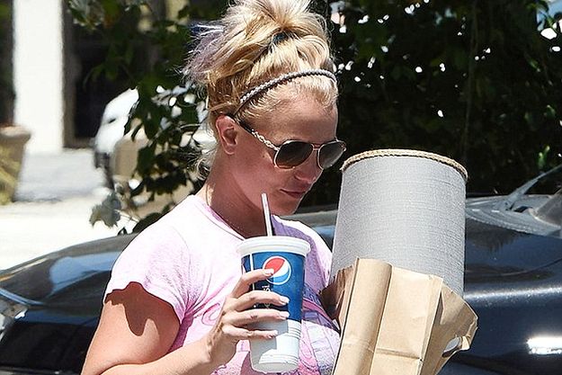 Растолстевшая Бритни Спирс разочаровала нелепым нарядом