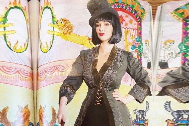 Анфиса Чехова внезапно стала брюнеткой