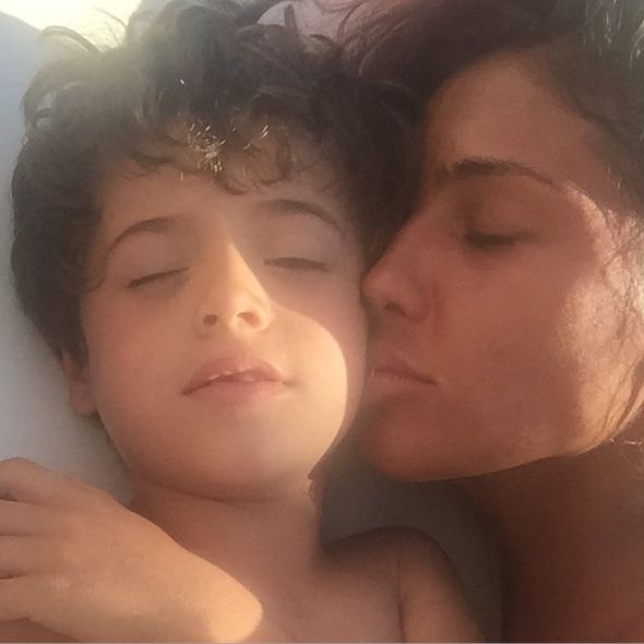 Санта Димопулос с сыном ДЭни