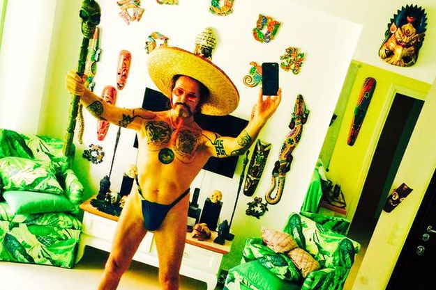 Никита Джигурда развеселил своим селфи в стрингах