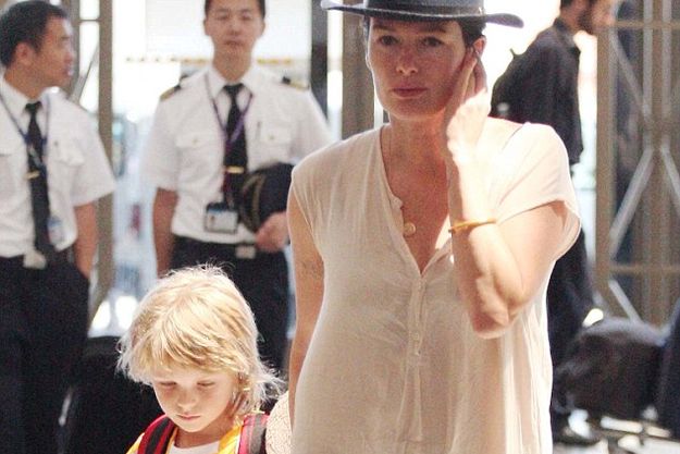 Голливудскую звезду не узнали без мейкапа