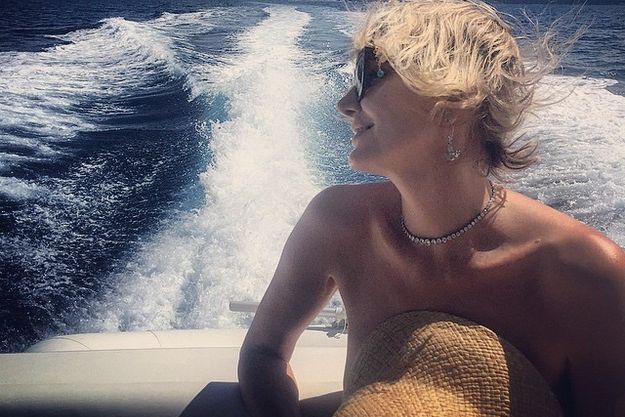 Рената Литвинова шокировала своим фото топлес