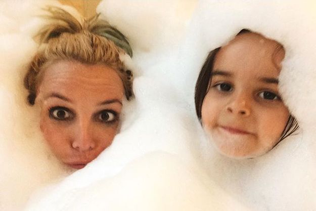 Бритни Спирс шокировала снимком из ванной