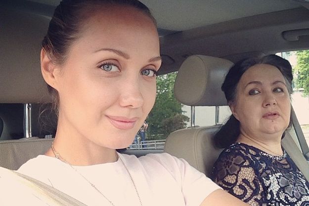 Певица Евгения Власова показала свою маму