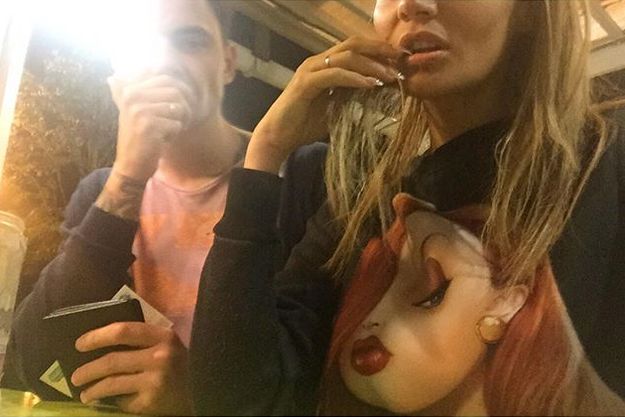 Алена Водонаева похвасталась обручальными кольцами