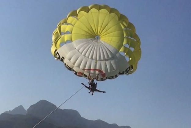 Анастасия Волочкова показала шпагат в небе Турции