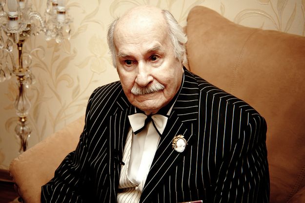 Владимир Зельдин начал ходить после сложной операции