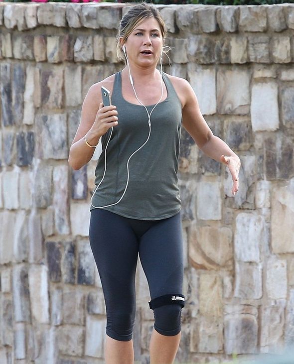 Дженнифер Энистон