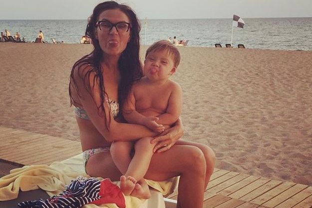 Эвелина Бледанс уехала с сыном на отдых в Турцию