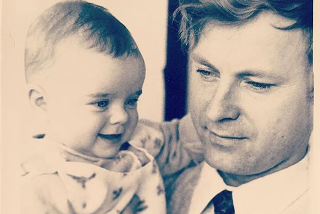 Наташа Королева показала свое детское фото с отцом