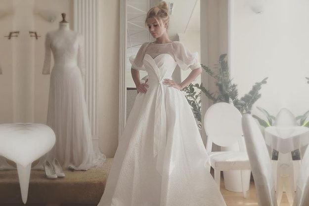 Дочь Валерии примерила свадебное платье