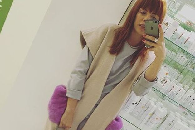 Анастасия Стоцкая стала скрывать живот