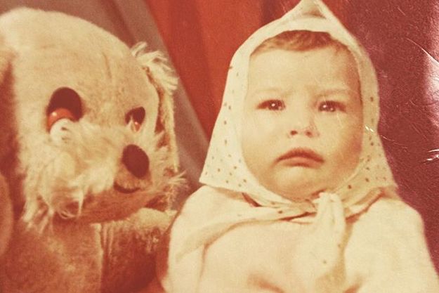 Кэти Топурия поделилась с поклонниками своим детским фото