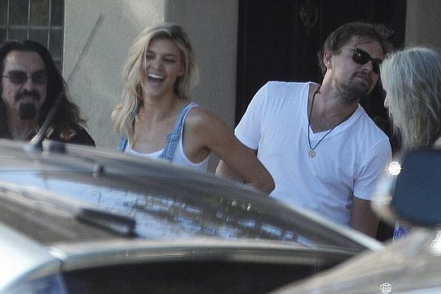 Леонардо ДиКаприо познакомил Келли Рорбах со своей семьей