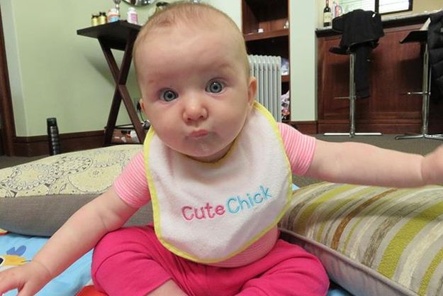 Милла Йовович опубликовала фото подросшей младшей дочери