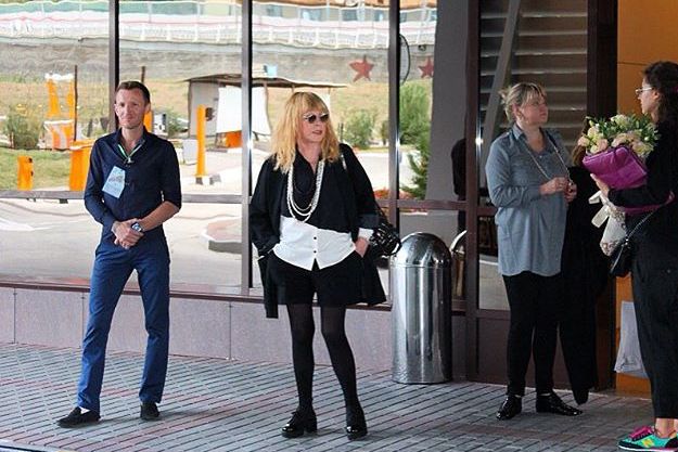 Похудевшая Алла Пугачева похвасталась в Сочи стройными ножками