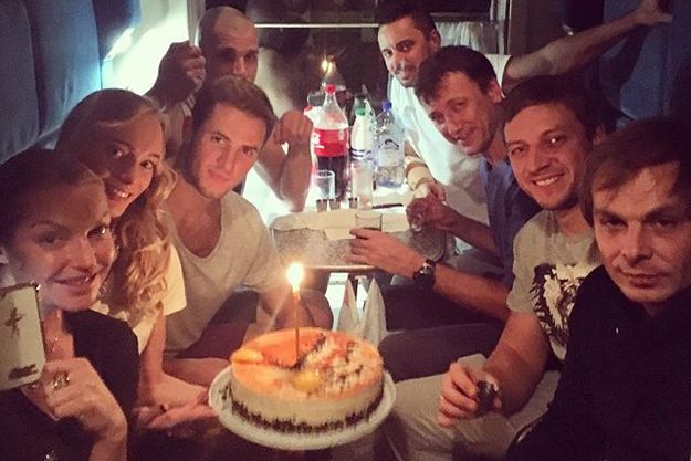 Анастасия Волочкова устроила день праздник прямо в поезде