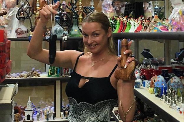 Анастасия Волочкова шокировала фото с двумя пенисами