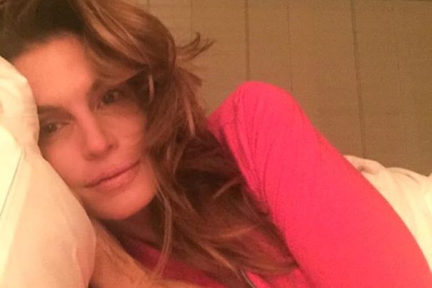 Синди Кроуфорд показала свое селфи без мейкапа