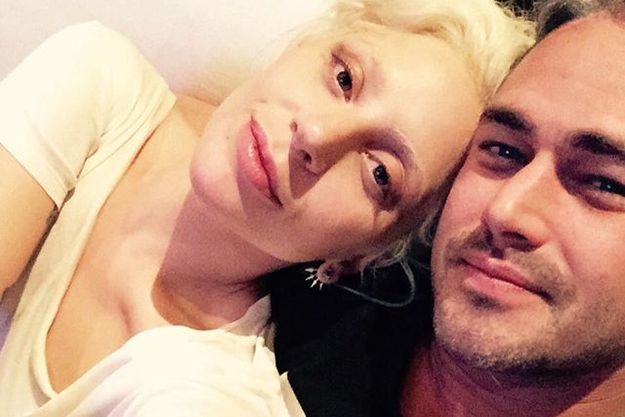 Леди Гага устроила Тейлору Кинни романтический ужин