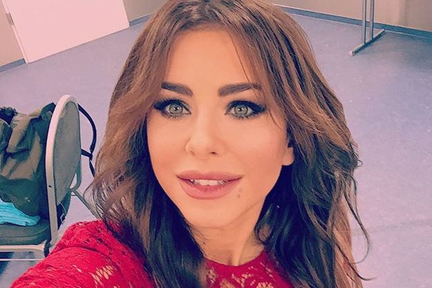 Ани Лорак показала свое детское фото с мамой