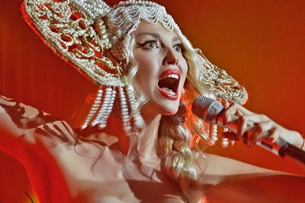 Олю Полякову в Диснейленде откачивали медики