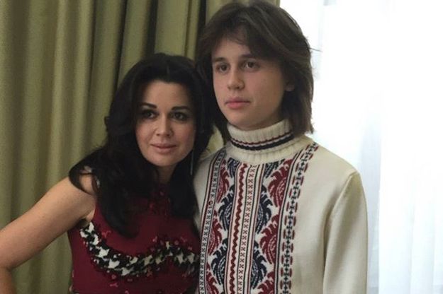 Анастасия Заворотнюк показала младшего сына