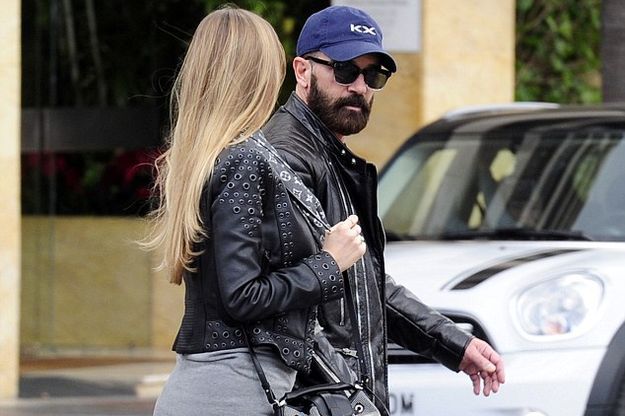 Антонио Бандерас отрастил густую бороду