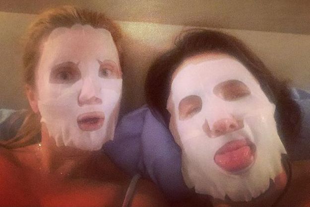 Жена Андрея Малахова показала ночные забавы с мужем в постели