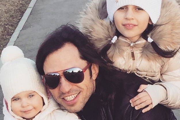 Александр Ревва опубликовал фото с дочерьми