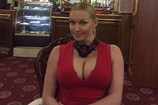 Анастасия Волочкова впечатлила объемом бюста