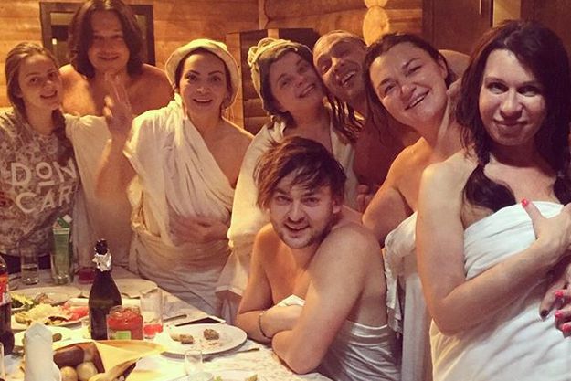 Наташа Королева с мужем и друзьями встретила Новый год в бане