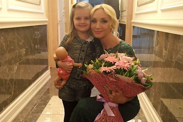 Дочь Кристина Орбакайте воспитывает своих дядю и тетю