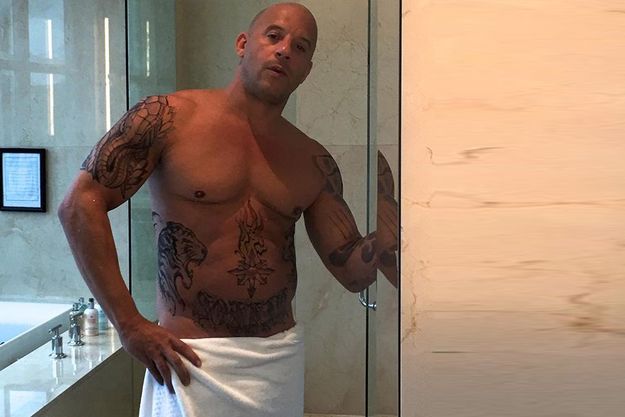 Вин Дизель продемонстрировал фигуру в ванной