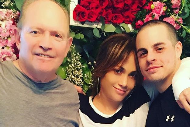 Дженнифер Лопес показала фото с любимыми мужчинами