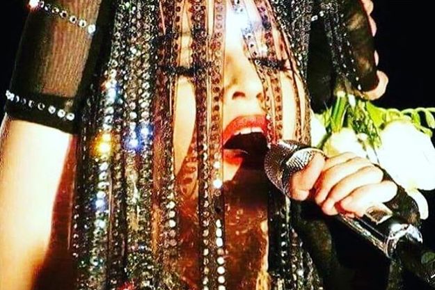 Мадонна показала, как готовит лицо к концерту