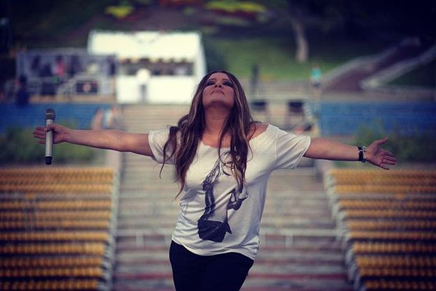 Нарисованная Наталья Могилевская появилась на обложке глянца