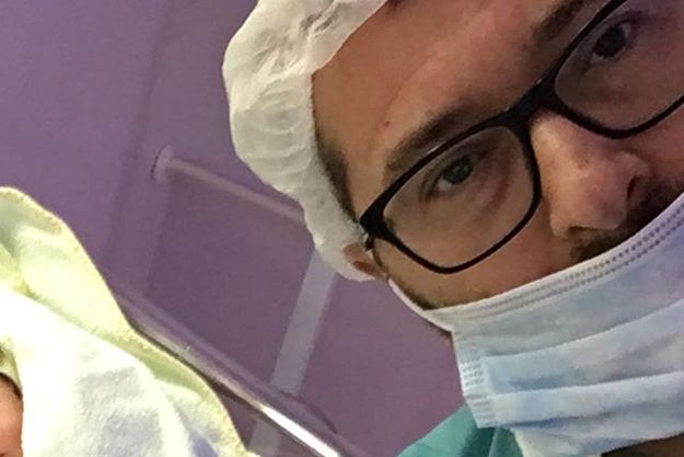 Лидер группы «Дискотека Авария» показал фото с новорожденной дочерью