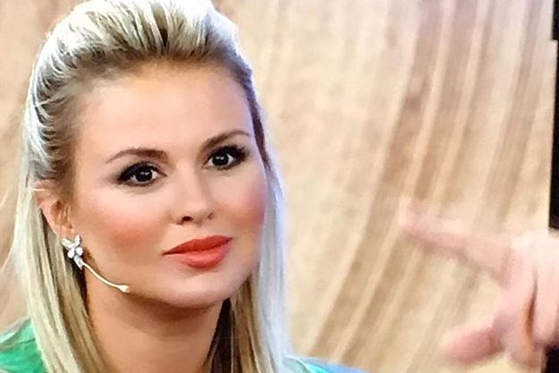 Мошенники требуют деньги в соцсетях от имени Анны Семенович