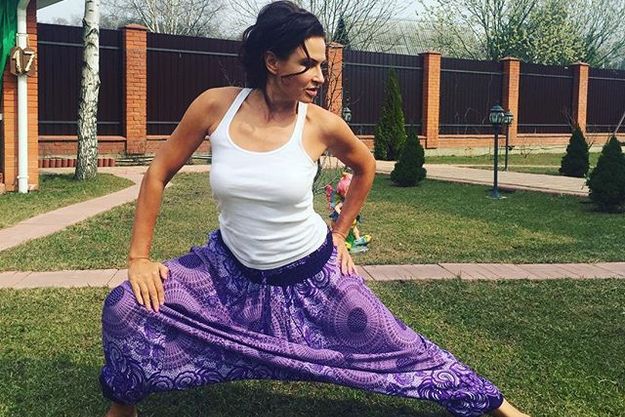 Эвелина Бледанс поразила селфи без макияжа