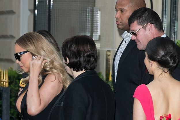 Мэрайя Кэри засветила грудь в Париже