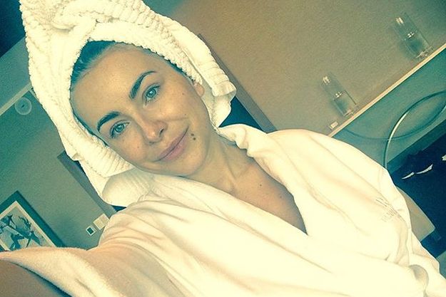 Ани Лорак показала свое селфи из ванной без макияжа