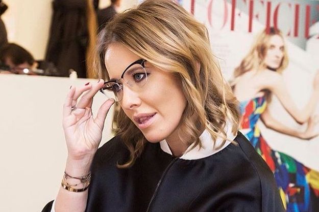 Ксения Собчак опубликовала утреннее селфи без макияжа