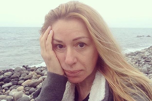 Алена Апина поразила селфи без макияжа