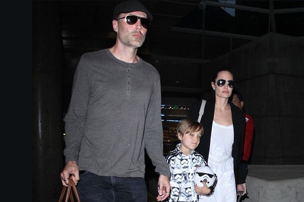 Анджелина Джоли бросила Брэда Питта с детьми в Лондоне