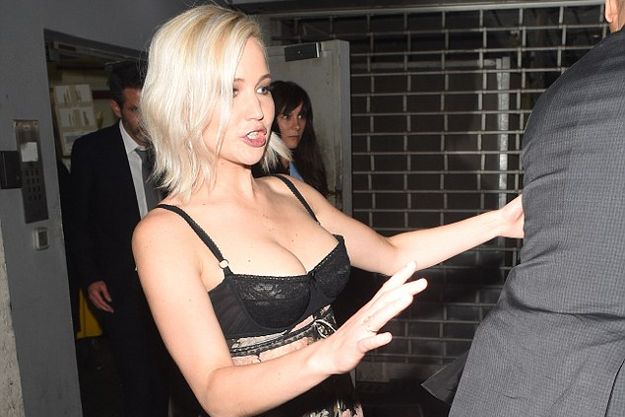 Пьяная Дженнифер Лоуренс опозорилась в ночном клубе Лондона