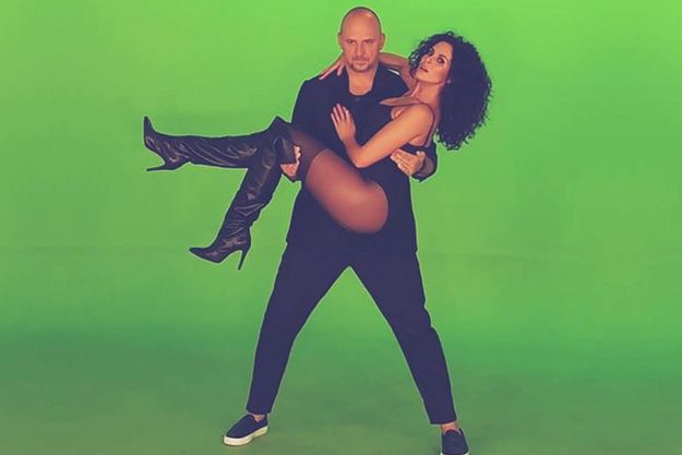 Похудевший Потап позировал перед камерой с Настей Каменских на руках